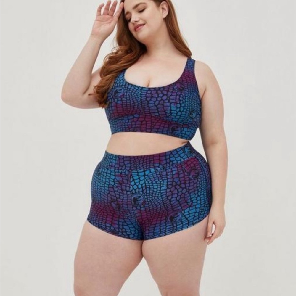 Whole bikini set! Torrid size 6 Jurassic Tankini and swim short set